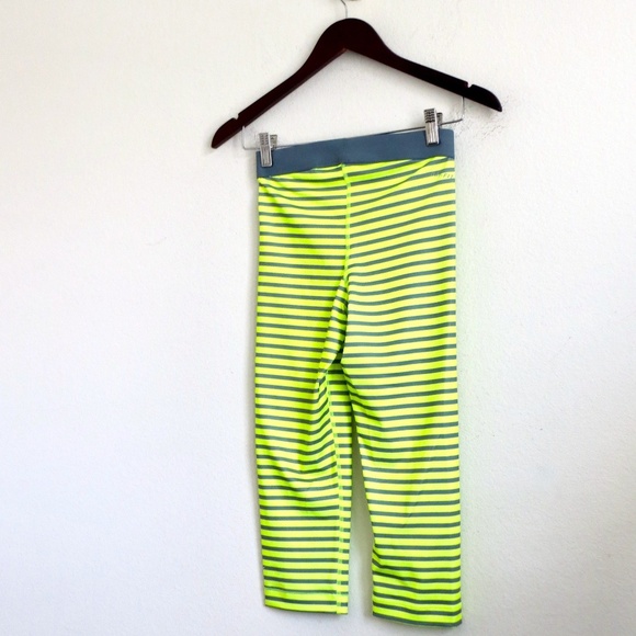 NEW! NIKE PRO Cropped Capri Leggings Striped Neon Yellow Gray Womens SZ S - Picture 3 of 5